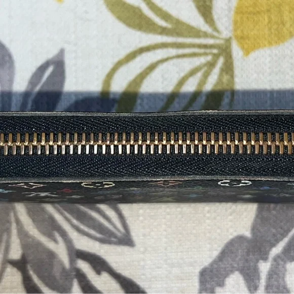 Louis Vuitton Black Multicolor Monogram Wallet. - Picture 3 of 15